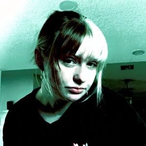 Meet your Posher, Gloria